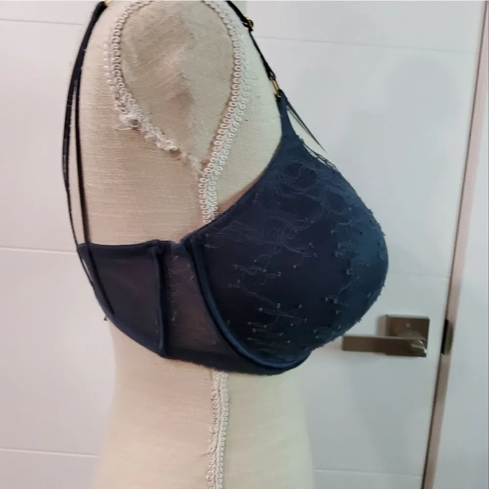 Victoria's Secret Very Sexy Push Up Bra Size 34DDD